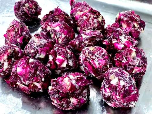 《群里福利品鉴：拍3减12》【民以食为天】九朵玫瑰一个饼/手工制作/不甜不腻 花香浓郁 层层起酥鲜花饼 整整9朵花芯才做一枚饼，完超所有鲜花饼 商品图4