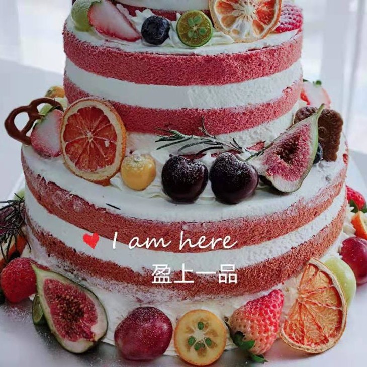 三层红丝绒裸蛋糕
