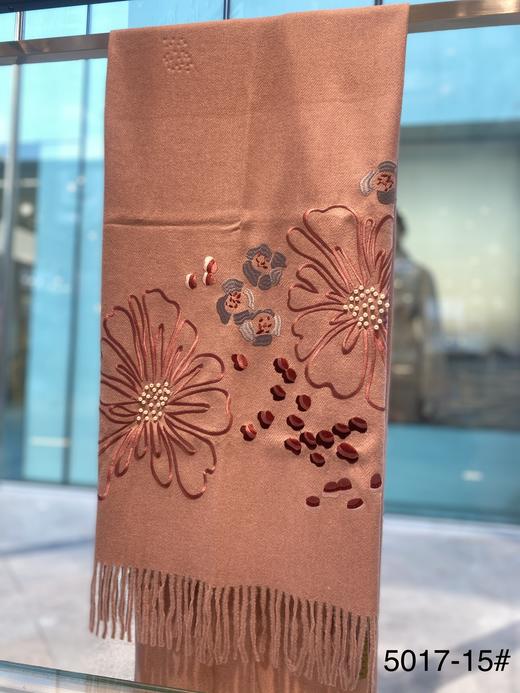 优品堂《白百何》拉绒刺绣长围巾披肩 商品图12