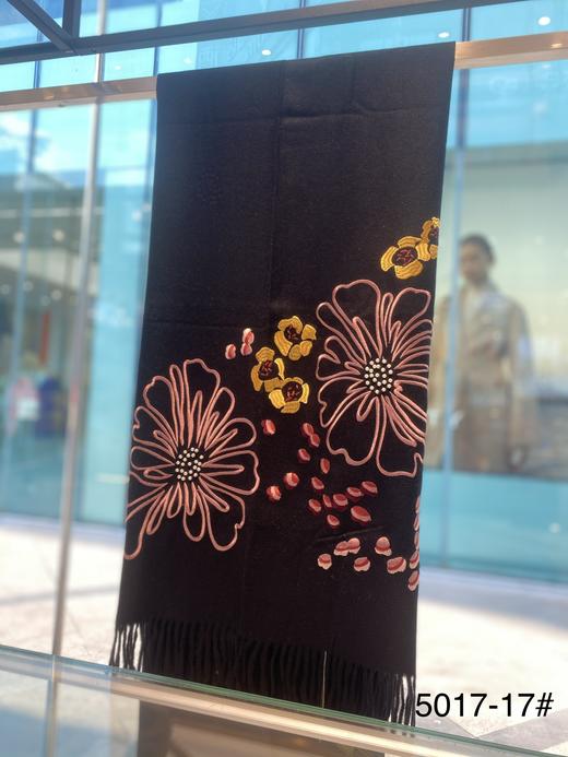 优品堂《白百何》拉绒刺绣长围巾披肩 商品图14