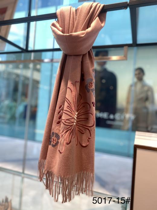 优品堂《白百何》拉绒刺绣长围巾披肩 商品图13