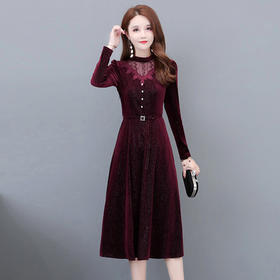 WE- XH-SD20B61 金丝绒时尚中长款镂空领显瘦优雅减龄过膝连衣裙女2021春季新款