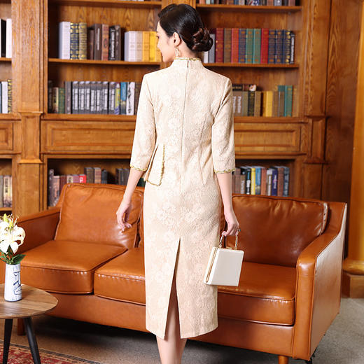 DLQ-A2744气质名媛显瘦蕾丝绣花旗袍 商品图3