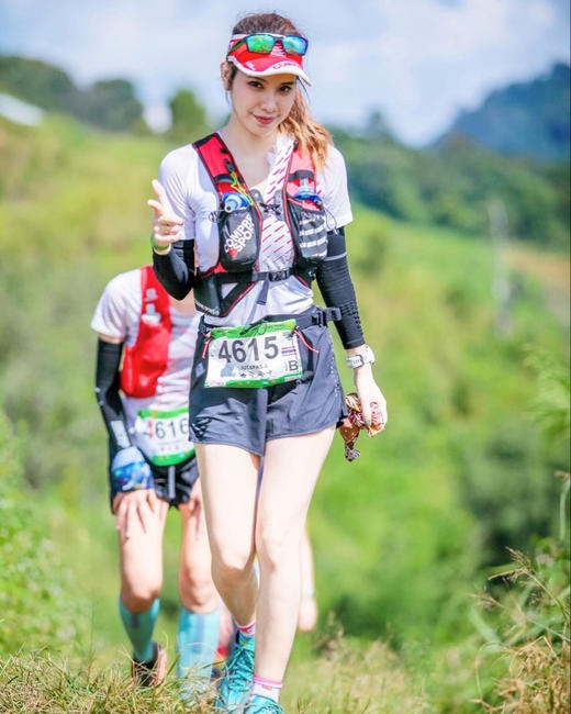 Compressport 马拉松越野跑徒步轻量穿越双肩水壶背包 商品图10