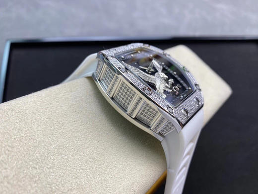 理查德米勒 Richard Mille RM23-02 飞鹰 搭载原装进口机械 尺寸43*50毫米 防水胶带配原装折叠扣 金属雄鹰设计霸气 商品图14