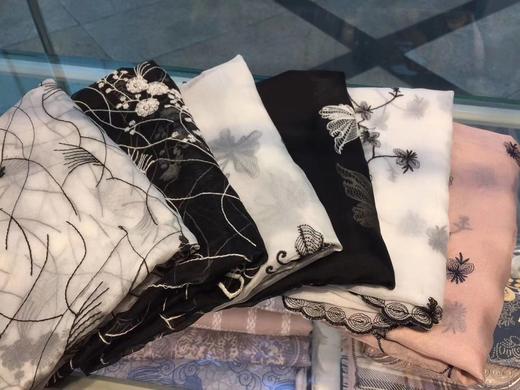 优品堂“蝶影空间”桑蚕丝真丝巾刺绣长围巾 商品图3