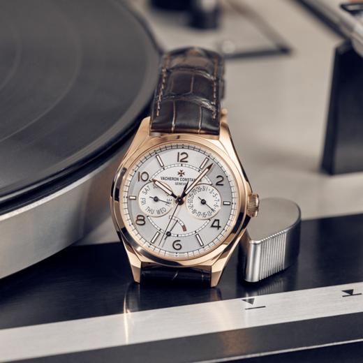 江诗丹顿 Vacheron Constantin 伍陆之型系列星期日历动力储存腕表 4400E/000R-B436 商品图6