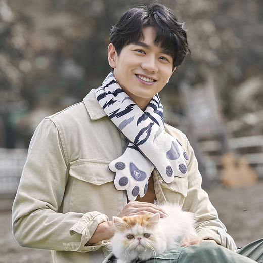 i陪娃专属【萌爪出没 暖装亲子款】飞乐思智能智能发热围巾 安全保暖时尚健康护颈 商品图3