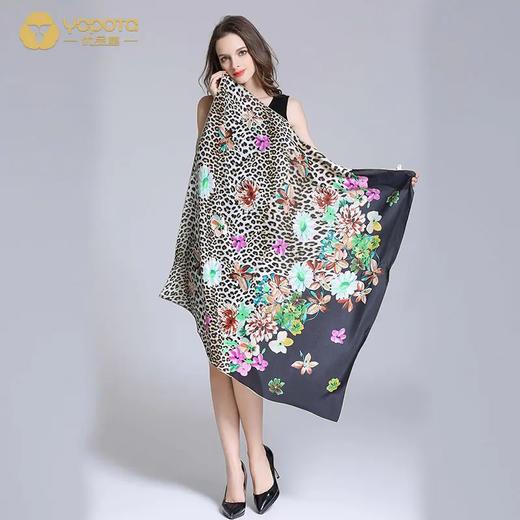 优品堂“芳菲国色”桑蚕丝90方巾防晒喷绘真丝巾 商品图4