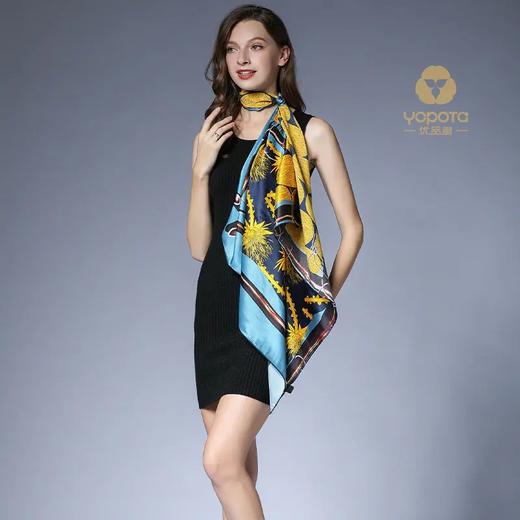 优品堂“芳菲国色”桑蚕丝90方巾防晒喷绘真丝巾 商品图2