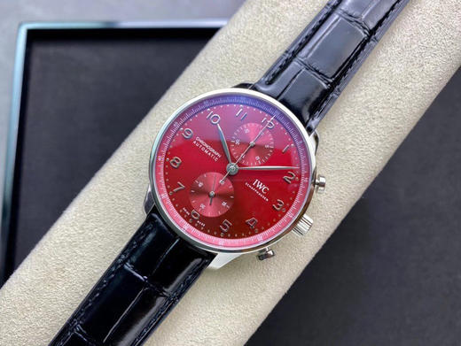 ZF实力演绎，震撼出击完美还原万国表葡萄牙系列新一代背透款葡计。 商品图11