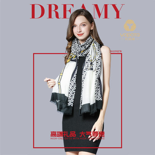 优品堂“预约幸福”精品羊毛喷绘细腻披肩围巾两用高档礼品 商品图5