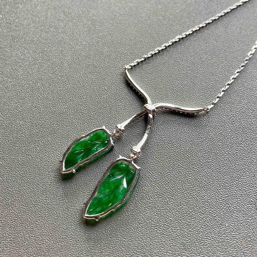 冰种阳绿辣色翡翠叶子项链18k白金钻石镶嵌 商品图4