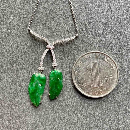 冰种阳绿辣色翡翠叶子项链18k白金钻石镶嵌 商品图3