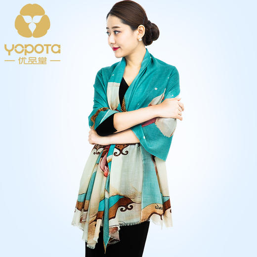 优品堂“预约幸福”精品羊毛喷绘细腻披肩围巾两用高档礼品 商品图6