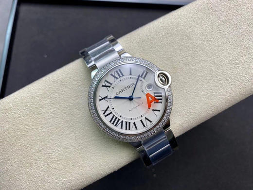 V6 厂 一表一卡一码！V7版 卡地亚 蓝气球 可搭载皮带和钢带，42mm 直径42x13mm，搭载2824自动机械机芯，316精钢表壳，蓝宝石镜面，烧蓝钢针，折叠扣，防水50米！乱真之作！ 商品图12