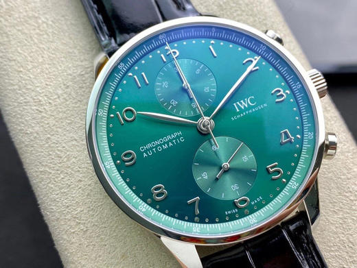 ZF力作 “绿海王”[得意]万国IWC 150周年版本全新万国葡萄牙上市：时分秒针高度与正品一致，紧贴表盘，只有唯一一家能够做到；表盘字钉圆润光滑，刻度点才有CNC雕刻工艺。 商品图12