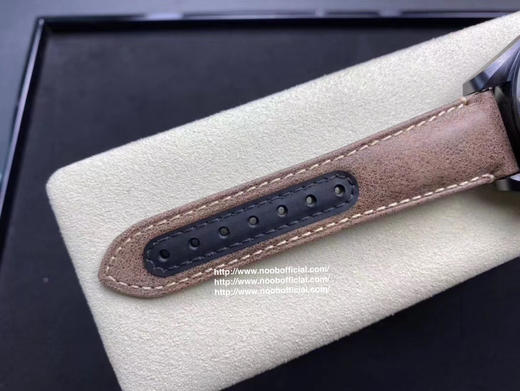 OM 超霸系列 “月之暗面”          V2版本 荣耀回归  OM自主研发自制9300机芯3点盘为【12小时】和【60分钟】累积计时盘，所有功能及外观均按照原版 商品图2