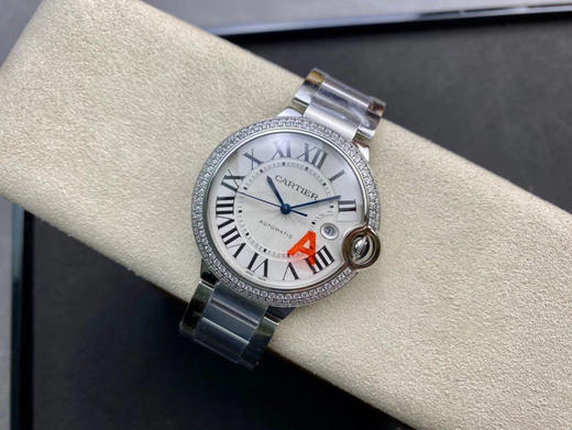 V6 厂 一表一卡一码！V7版 卡地亚 蓝气球 可搭载皮带和钢带，42mm 直径42x13mm，搭载2824自动机械机芯，316精钢表壳，蓝宝石镜面，烧蓝钢针，折叠扣，防水50米！乱真之作！ 商品图14
