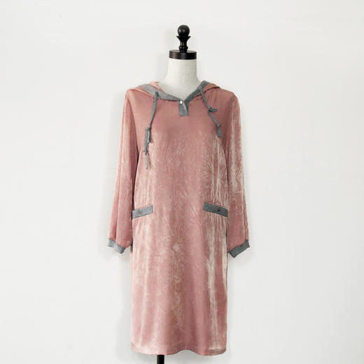 SAINT L’UCK/圣媛女装 运动风连帽连衣裙SA119L04 商品图3