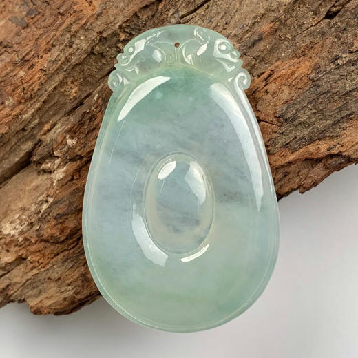 派瑞翡翠 翡翠挂件 糯种 淡绿色 商品图1