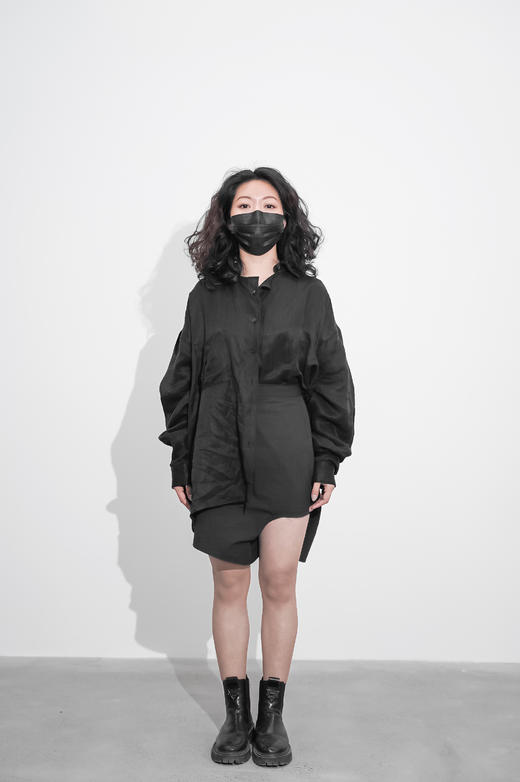 亚麻缎不对称黑衬衣(无别针款）-十点睡觉X张宇飞 商品图3