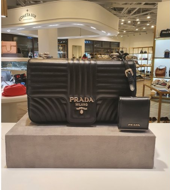 奥莱(prada)图链单肩包1BD108 2D91 F0633JPY带授权招加盟代理