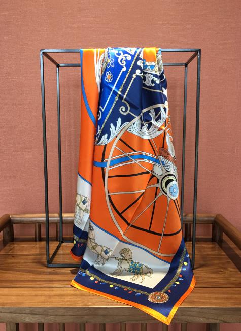 蚕花娘娘 真丝大方巾（12姆米） 86*86cm 商品图0