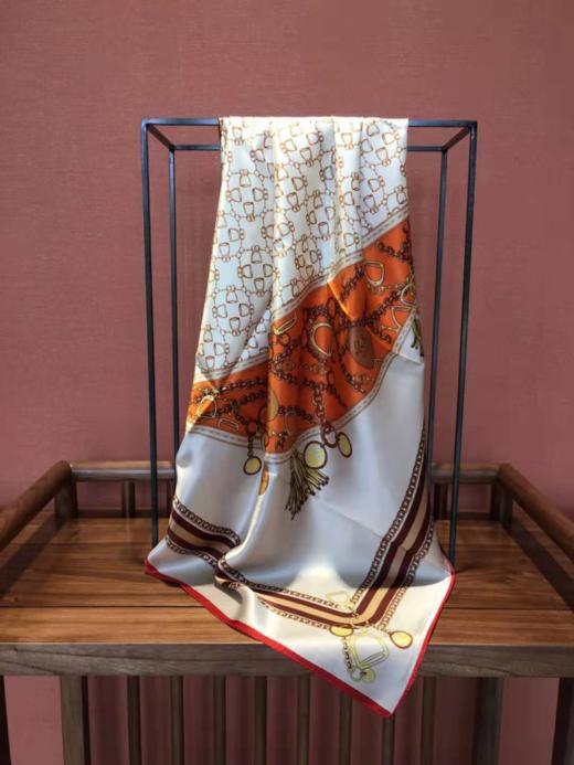 蚕花娘娘 真丝大方巾（12姆米） 86*86cm 商品图3