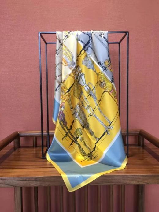 蚕花娘娘 真丝大方巾（12姆米） 86*86cm 商品图1