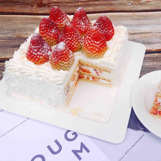 经典回归-草莓飘雪（方形款）-5年热销10万+，只用丹东牛奶草莓！看不见雪的冬天，多么需要一个草莓飘雪啊！（福州） 商品图1