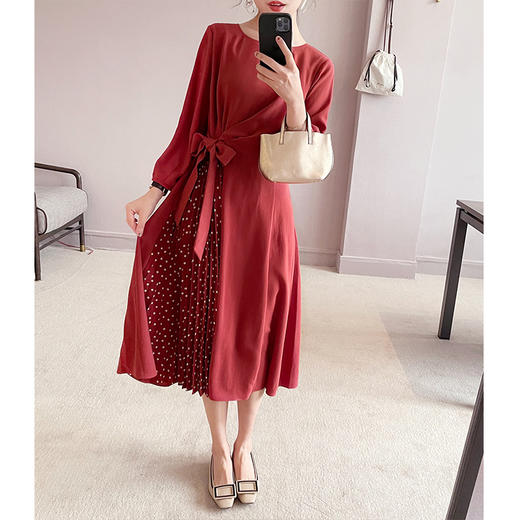 新年红圣诞系列波点拼接压褶设计款长裙 商品图2