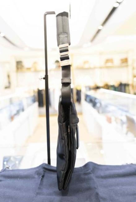 奥莱PRADAPocono三角形箭头斜挎包2VH058-2B2Y-F0002JPY带授权招加盟代理 商品图2