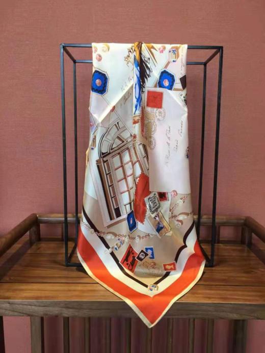 蚕花娘娘 真丝大方巾（12姆米） 86*86cm 商品图4