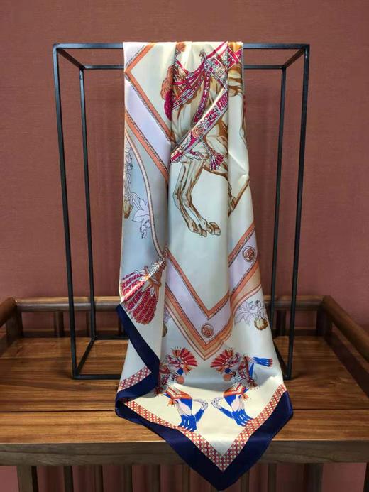 蚕花娘娘 真丝大方巾（12姆米） 86*86cm 商品图2