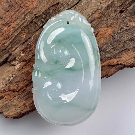 派瑞翡翠 翡翠挂件 糯种 飘蓝花 商品图0