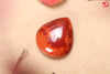 南红随形吊坠 | 明艳柿子红带火焰纹，饱满水滴形，纹路独特，千变莫测 商品缩略图3