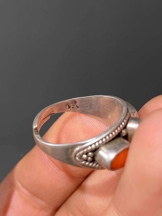 天然红珊瑚镶錾刻银戒指， 顺丰包邮 商品图5