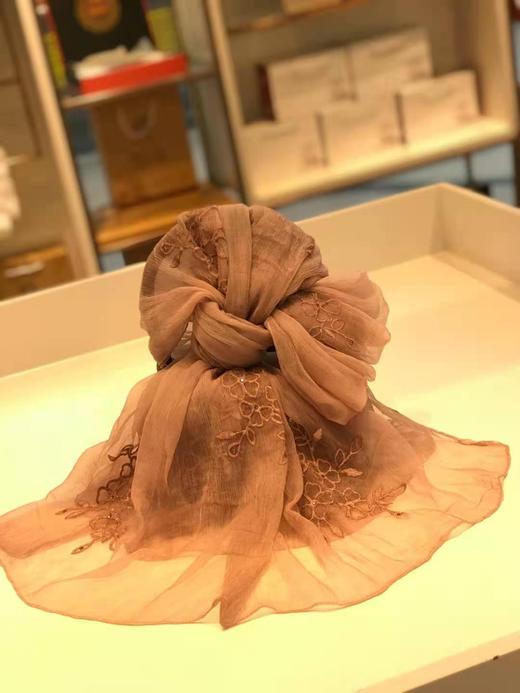 优品堂“云淡风轻”真丝纤维混纺百搭时尚披肩围巾两用丝巾 商品图13