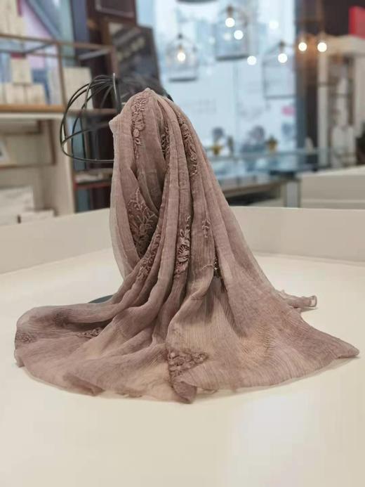 优品堂“云淡风轻”真丝纤维混纺百搭时尚披肩围巾两用丝巾 商品图9