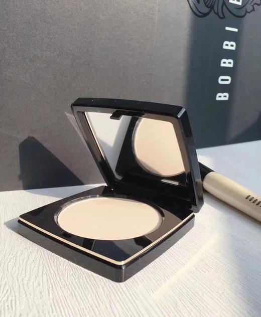 专柜410 BOBBI BROWN芭比布朗羽柔蜜粉饼 第三代 控油轻盈细腻自然 01/11色号 带粉扑 商品图9