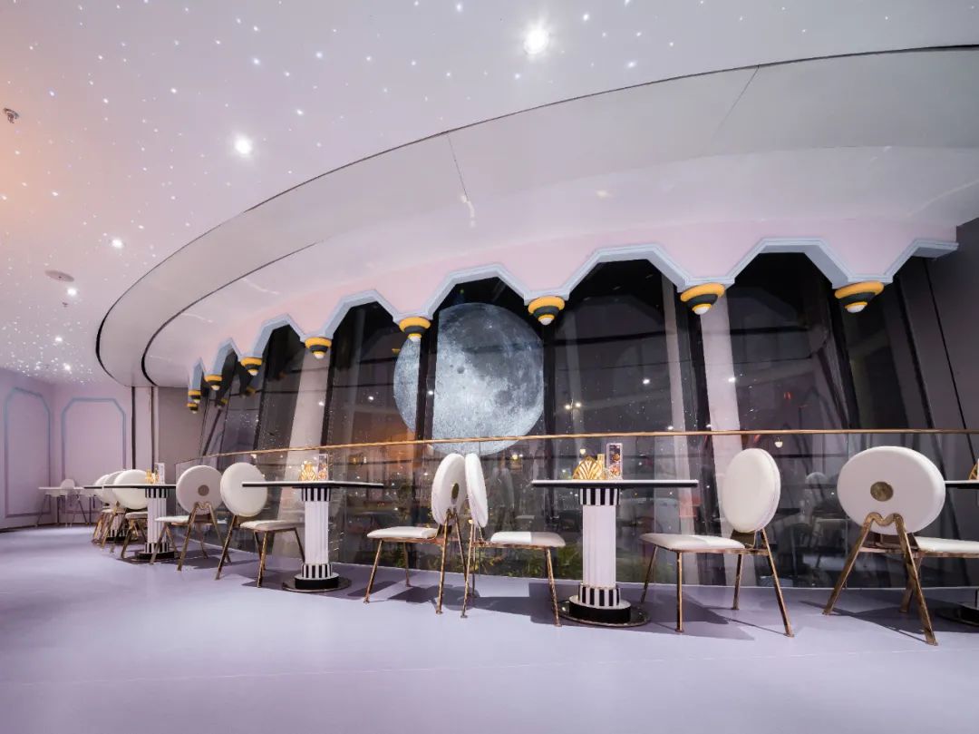 4000 奇幻童话王国震撼新开 原价398元 次 超值优惠 399元 2次 赠3张30元餐饮券 598元 3次 每次2大1 小入场 周末节假日通用 B