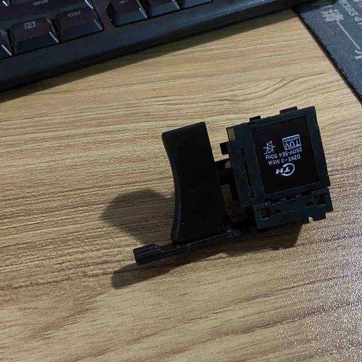 （货号02564）老德伟10毫米手电钻开关正反调速电钻开关电钻配件 商品图4