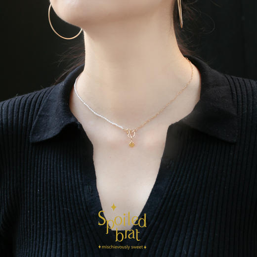 Spoiledbrat Jewelry 米珍珠半链Pretzel项链 商品图1