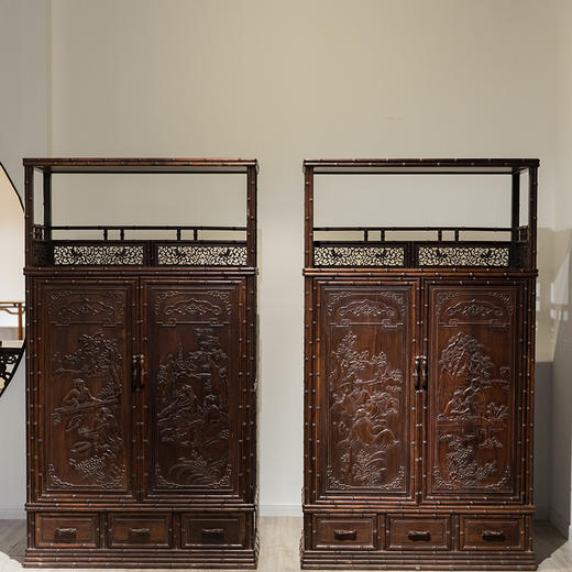 清代  红木竹节工浮雕人物花鸟亮格书柜（一对） 商品图0