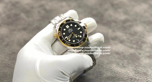 VS欧miga海马300M间金，选对版本很重要。VS版本和z品在12点位外圈口带有贵金属印记：AU750 、狗头标 、天平秤 、欧logo，可以看是否有这个印记区分出是VS/市面版本 商品图2