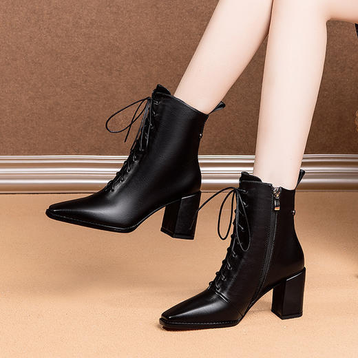 OLD-C3122冬季新款时尚百搭加绒系带粗跟短靴 商品图0