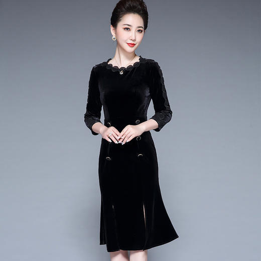 DS-Q5516新款重工盘花刺绣金丝绒鱼尾连衣裙 商品图3