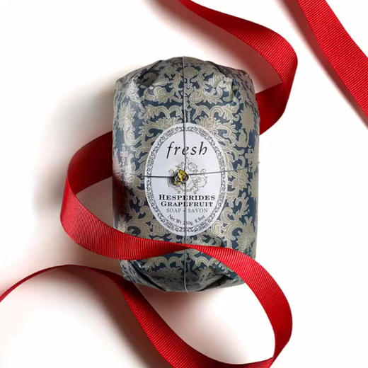 【孕妇可用】法国 Fresh馥蕾诗 手工香氛长久留香香皂(西柚/葡萄/睡莲/山竹果/小苍兰) 250g 商品图7