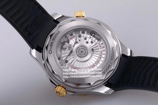 VS欧miga海马300M间金，选对版本很重要。VS版本和z品在12点位外圈口带有贵金属印记：AU750 、狗头标 、天平秤 、欧logo，可以看是否有这个印记区分出是VS/市面版本，做工精良打磨精细 商品图5